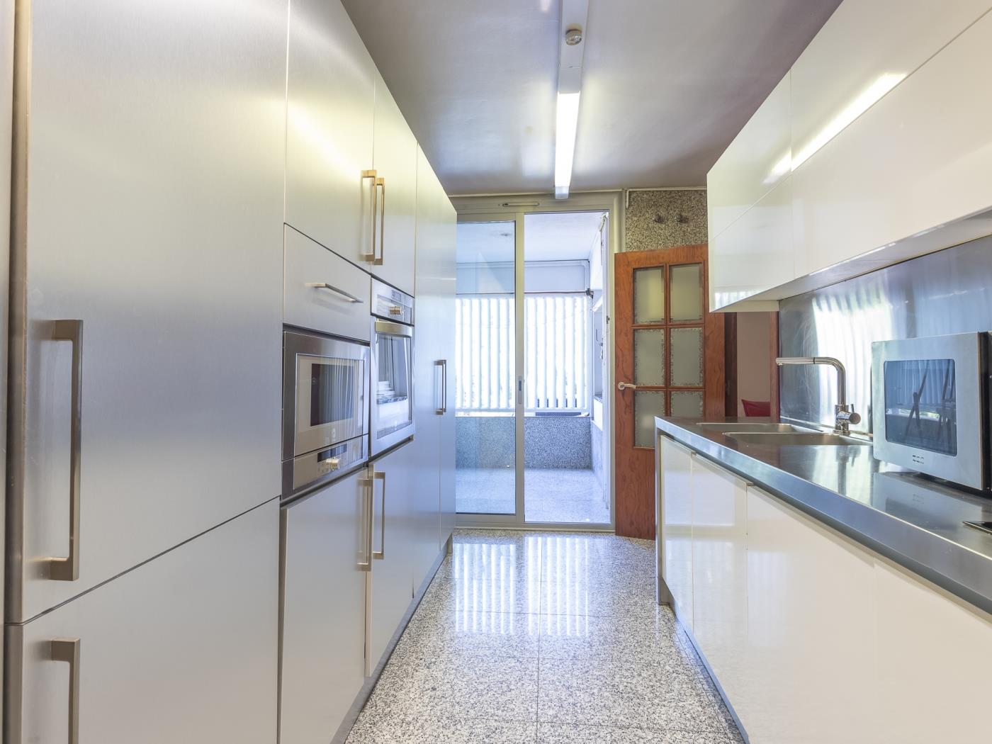 Spacieux appartement exécutif à Bonanova avec terrasse pour 8 - My Space Barcelona Appartements