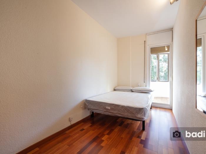 Chambre dans un appartement partagé, près de la station de métro Badal - My Space Barcelona Appartements