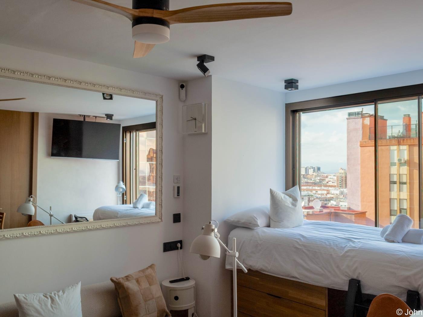 Loft moderne avec piscine sur le toit et vue sur la ville - My Space Madrid Appartements