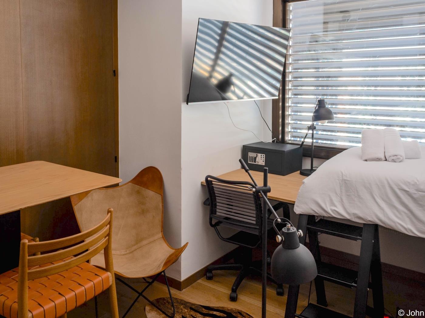 Loft studio moderne avec vue sur la ville, piscine sur le toit - My Space Madrid Appartements