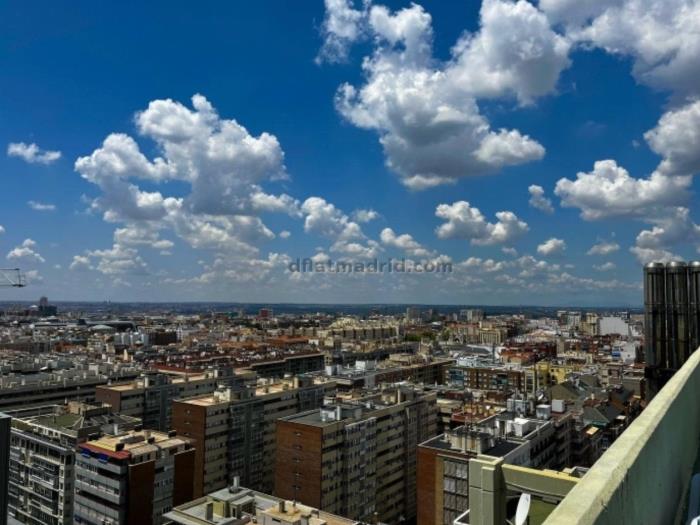 Chic Loft Studio avec Vue sur la Ville et Piscine sur le Toit - My Space Madrid Appartements