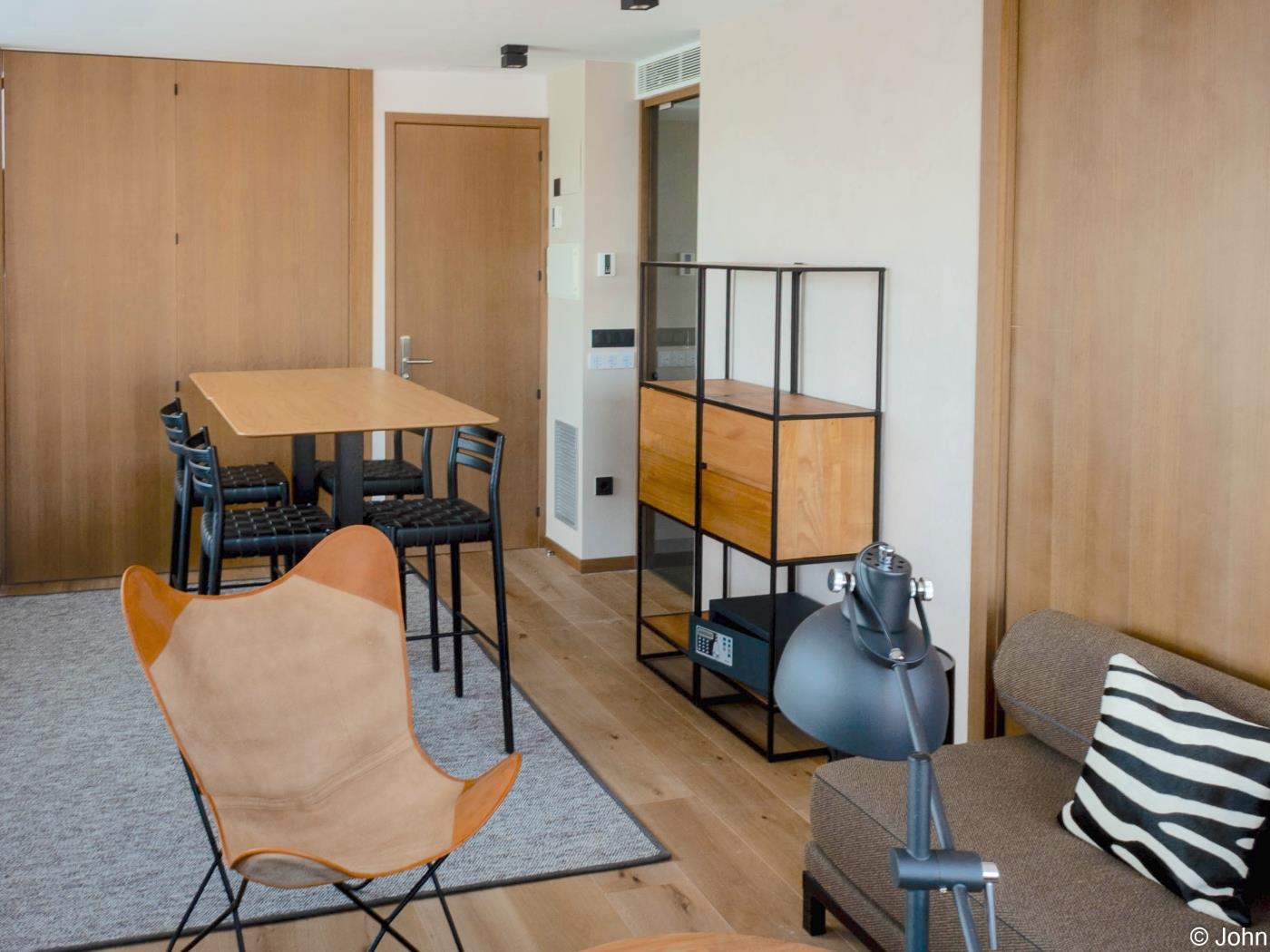 Chic Loft Studio avec Vue sur la Ville et Piscine sur le Toit - My Space Madrid Appartements