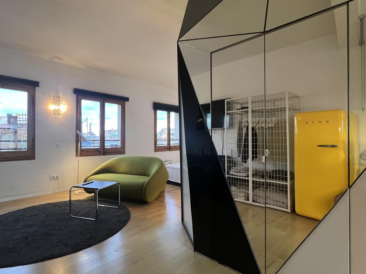 Loft rénové de 2 chambres avec terrasse dans le Quartier Gothique - My Space Barcelona Appartements